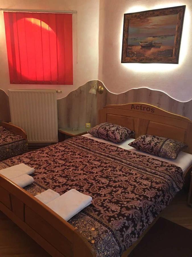 Motel Pizzeria Actros Nova Topola Buitenkant foto