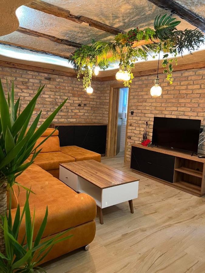 Motel Pizzeria Actros Nova Topola Buitenkant foto