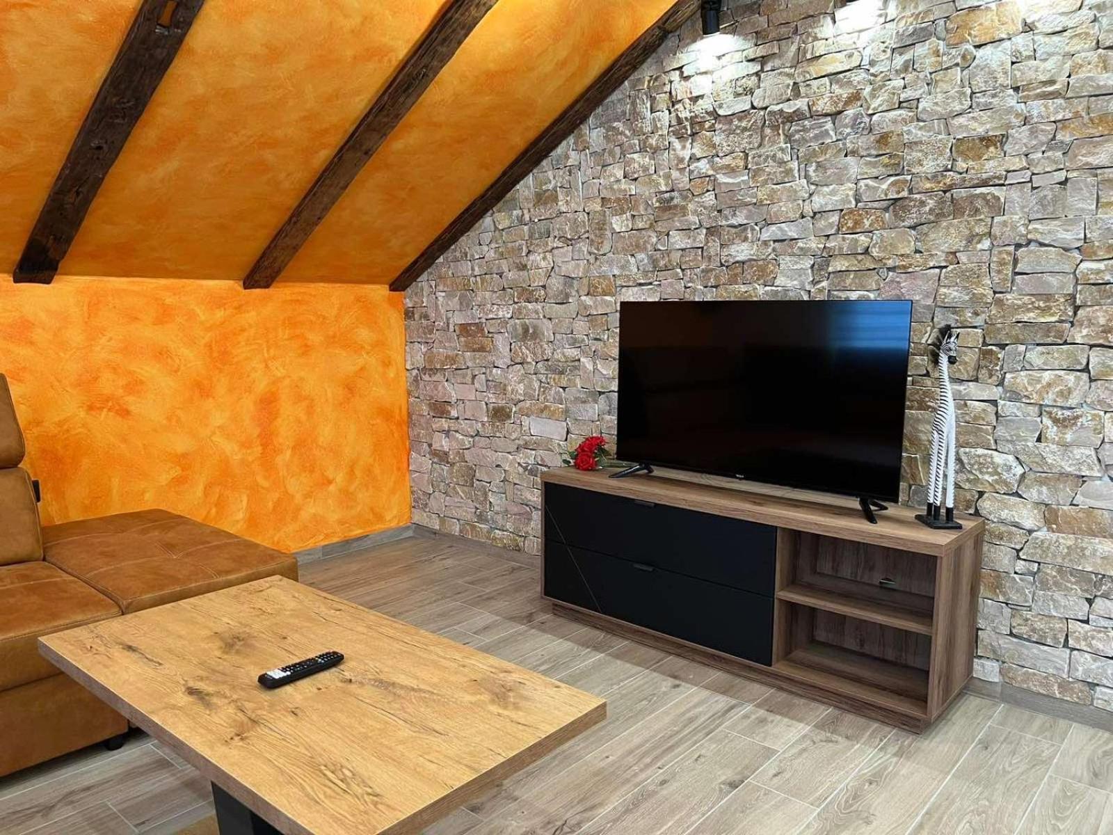 Motel Pizzeria Actros Nova Topola Buitenkant foto